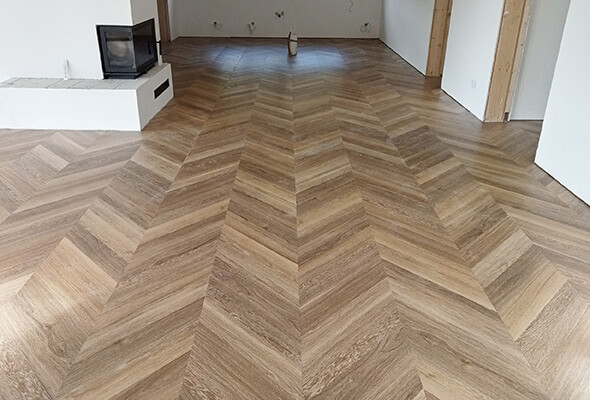 Vinyl halszálka nappaliban (herringbone) Szentkirályszabadja