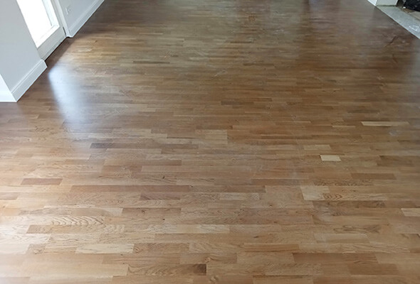 Szalagparketta lerakva Veszprémben